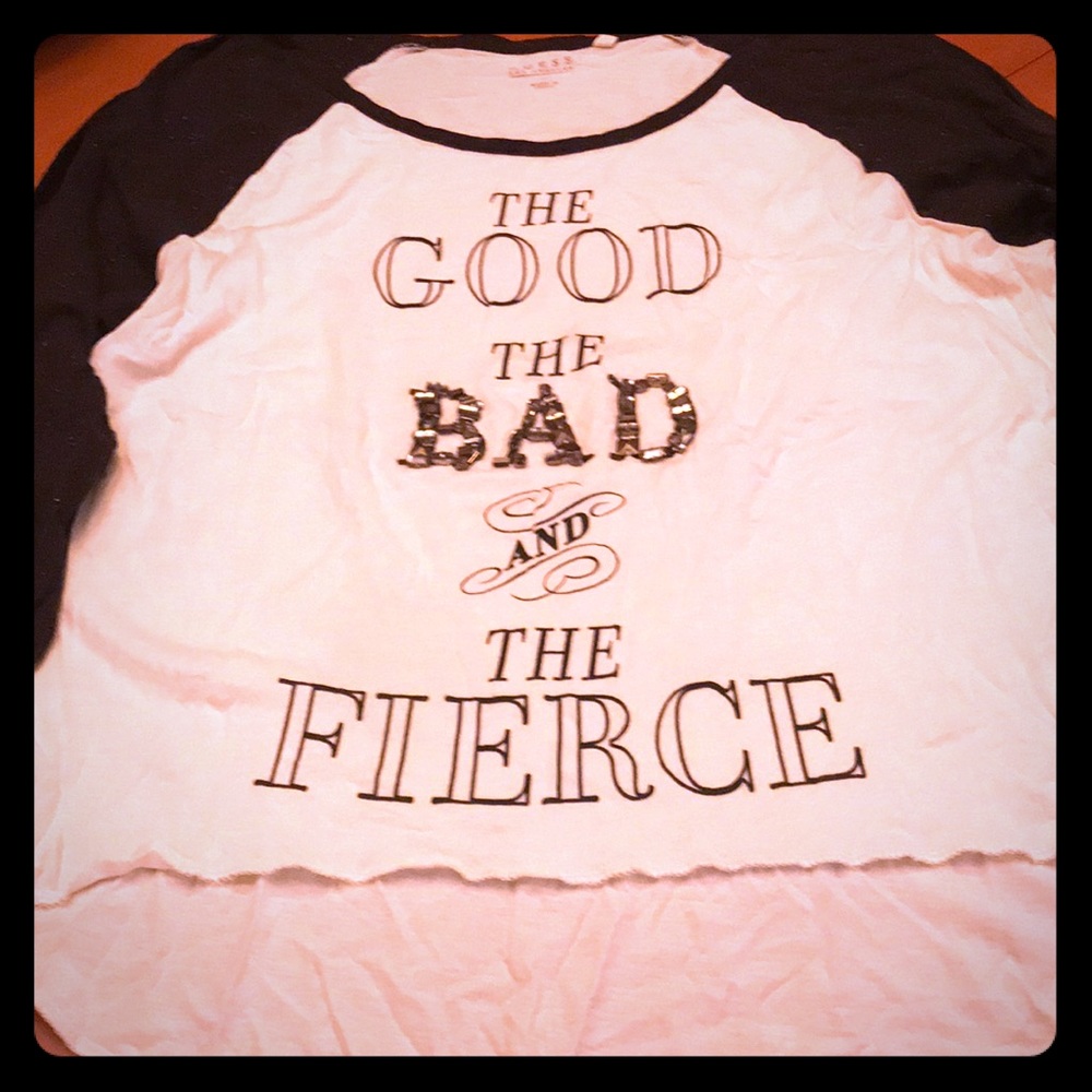 Rare guess 3/4 sleeve tee with beading on sz large